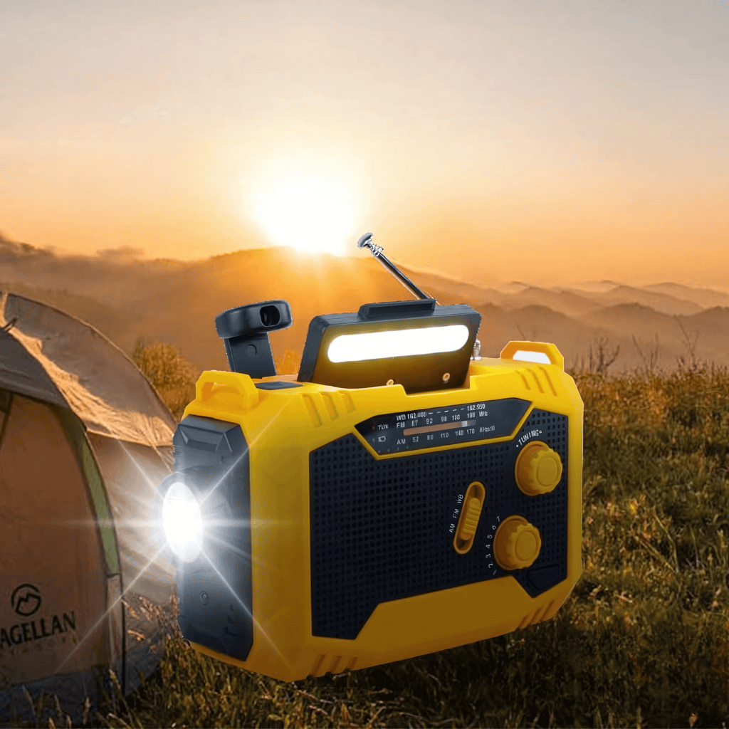 VOXL V31 mini FM radio with reading light and loud SOS alarm for disaster preparedness